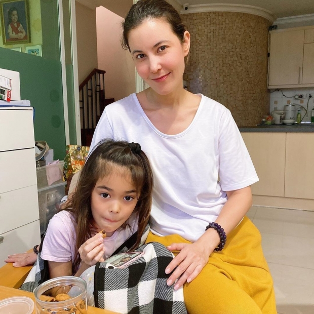   น้องลียา ทำคลิปพาทัวร์บ้าน เองตระกูล ยิ่งใหญ่หรูหราสุดๆ