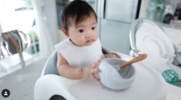 แป๋วสู้กล้อง! ‘น้องโนล่า’ แจกความสดใส ออร่าพุ่งมาก