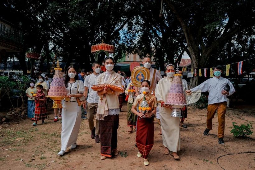 อบอุ่นชื่นมื่น! แพนเค้ก ควงแขนพี่หมี พร้อม2ครอบครัวทำบุญใหญ่