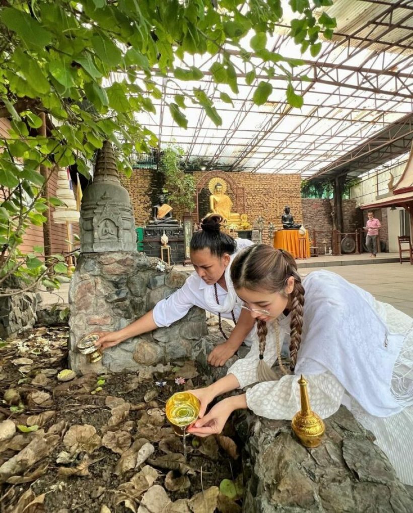  สาวสุดแซ่บเปิดภาพแสวงบุญ ขึ้นยอดเขาคิชกูฏที่อินเดียปิติจนพูดไม่ถูก