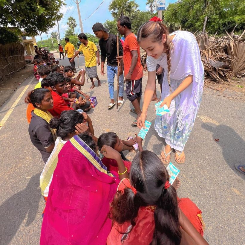  สาวสุดแซ่บเปิดภาพแสวงบุญ ขึ้นยอดเขาคิชกูฏที่อินเดียปิติจนพูดไม่ถูก