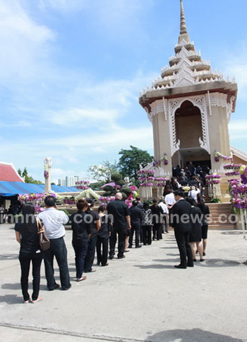 บรรยากาศงานศพ คุณพ่อ ทิมยัง ของ ทาทา ยัง