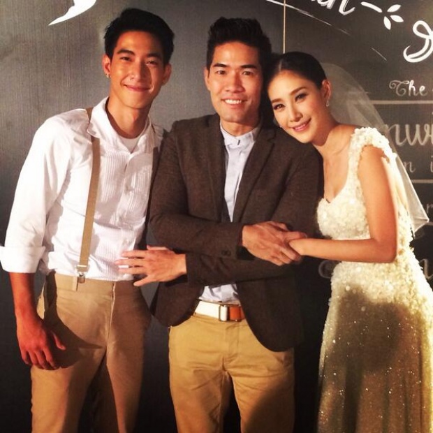 ว่อนเน็ต ! ภาพโตโน่-แตงโม จัดพิธีหมั้นในโบสถ์คริสต์