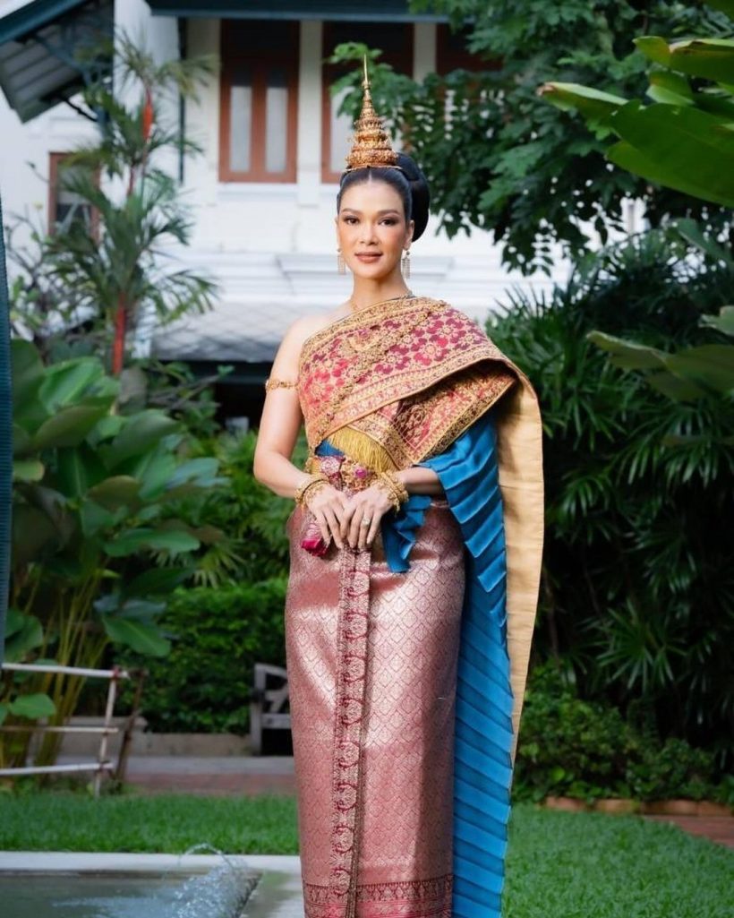  ว๊าว! ดาราลูก3ใส่ชุดดไทยสวยสง่า สมเป็นสะใภ้จ้าวแห่งบ้านจักรพงษ์ 