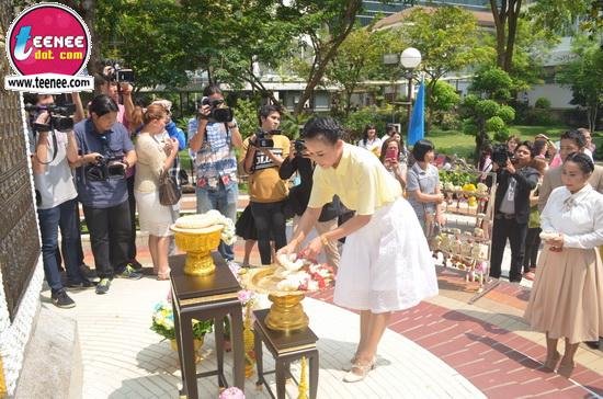 ศิลปินดาราจากช่อง 8 พร้อมใจกัน ร่วมลงนามถวายพระพรพระบาทสมเด็จพระเจ้าอยู่หัว