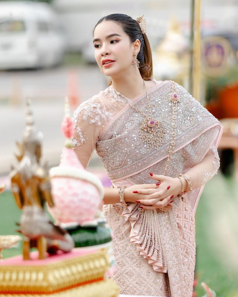 นักร้องสาวลบภาพแซ่บ สลัดลุคสู่สาวหวานสวยสง่าอย่างไทย