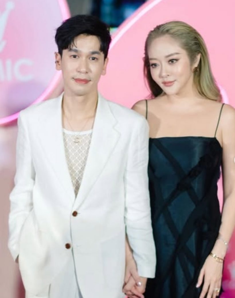 แก้มบุ๋ม-พี่พีท ไม่รอช้า! รีบโอนเงินช่วยพี่น้องชาวใต้ทันที