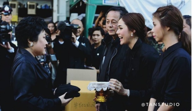 ซาบซึ้งในพระเมตตาเป็นล้นพ้น!! พระองค์โสมฯ ทรงตรัสถาม ชมพู่ ด้วยความห่วงใย!! เหนื่อยไหม?