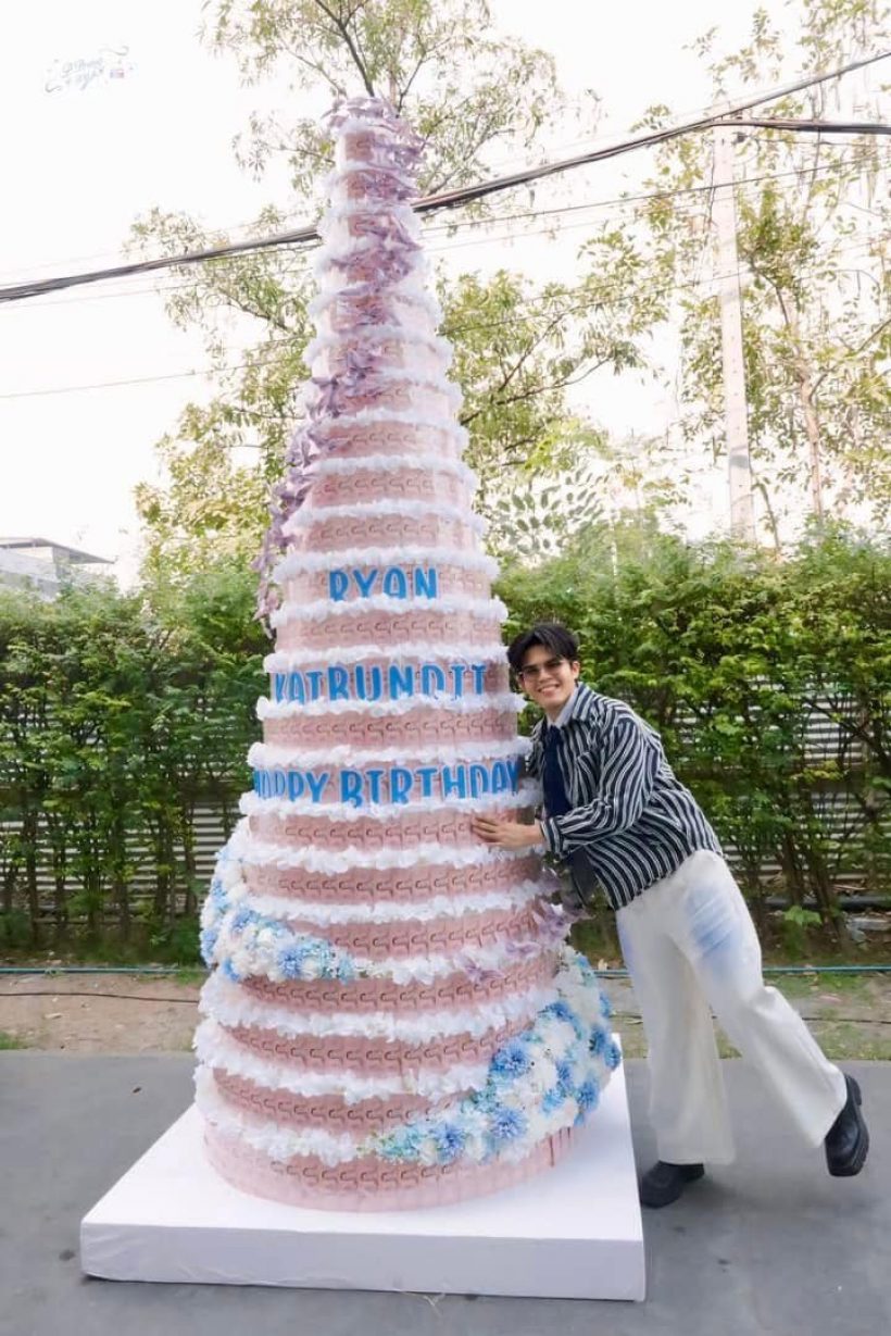 ลูกชายแห่งชาติ ยอมรับมีคุยๆ แต่อาจเปิดตัวตอนอายุ 80 ปี