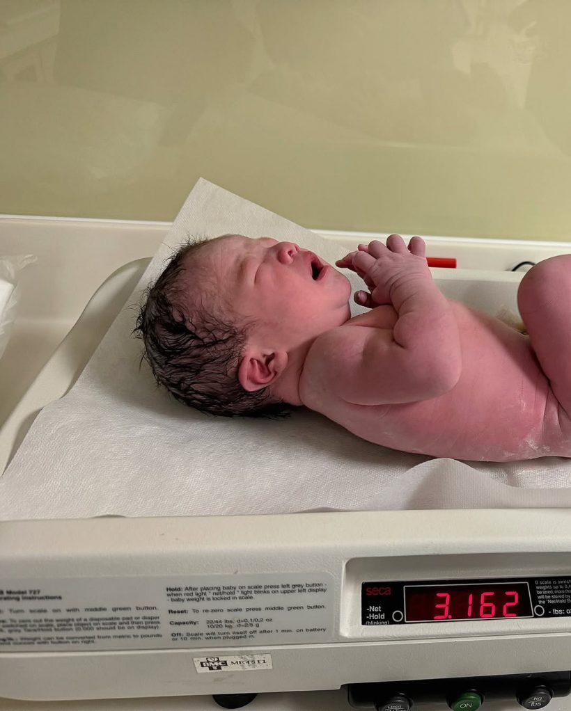 มาเเล้ว! เกี่ยวก้อย คลอดลูกชายคนที่ 2 ชื่อน้องความหมายดีมาก