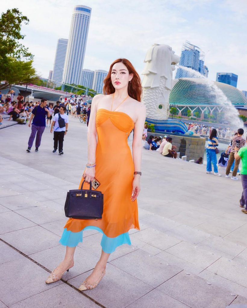 แยกแทบไม่ออกแล้ว! ผจก.ใหม่ ดาวิกา สวยวันสวยคืนสุดๆ