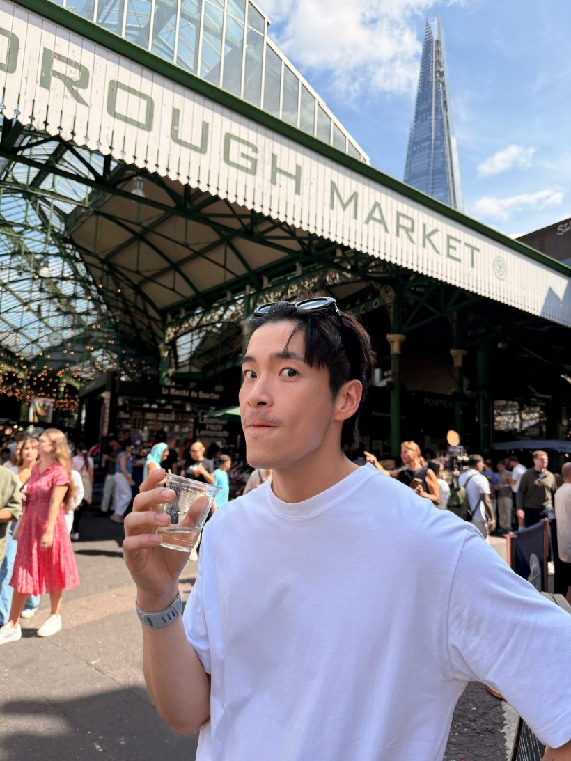 ให้มันเป็นสีชมพู! อาเล็กธีรเดช หอบรักข้ามทวีปบินเซอร์ไพรส์ โบว์เมลดา ถึงอังกฤษ