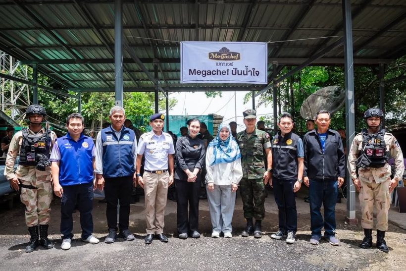 ดาราสาวไม่ห่วงสวย สู้ไฟสู้แดดทำอาหารเสิร์ฟให้กำลังใจทหาร