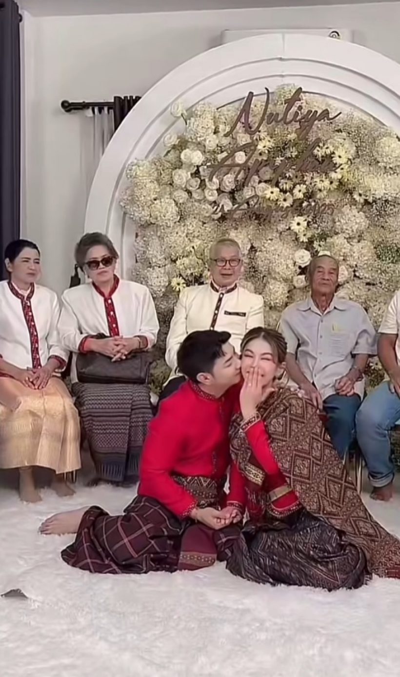 แซ่ซ้องยินดี!! สาวคนดังอุ้มท้องลูกชาย เข้าพิธีหมั้นสุดอบอุ่น