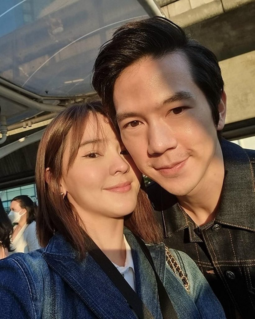 ออม สุชาร์ ร่ำไห้พูดถึงแฟนหนุ่ม แอมป์ พิธา ขอบคุณที่เคียงข้าง