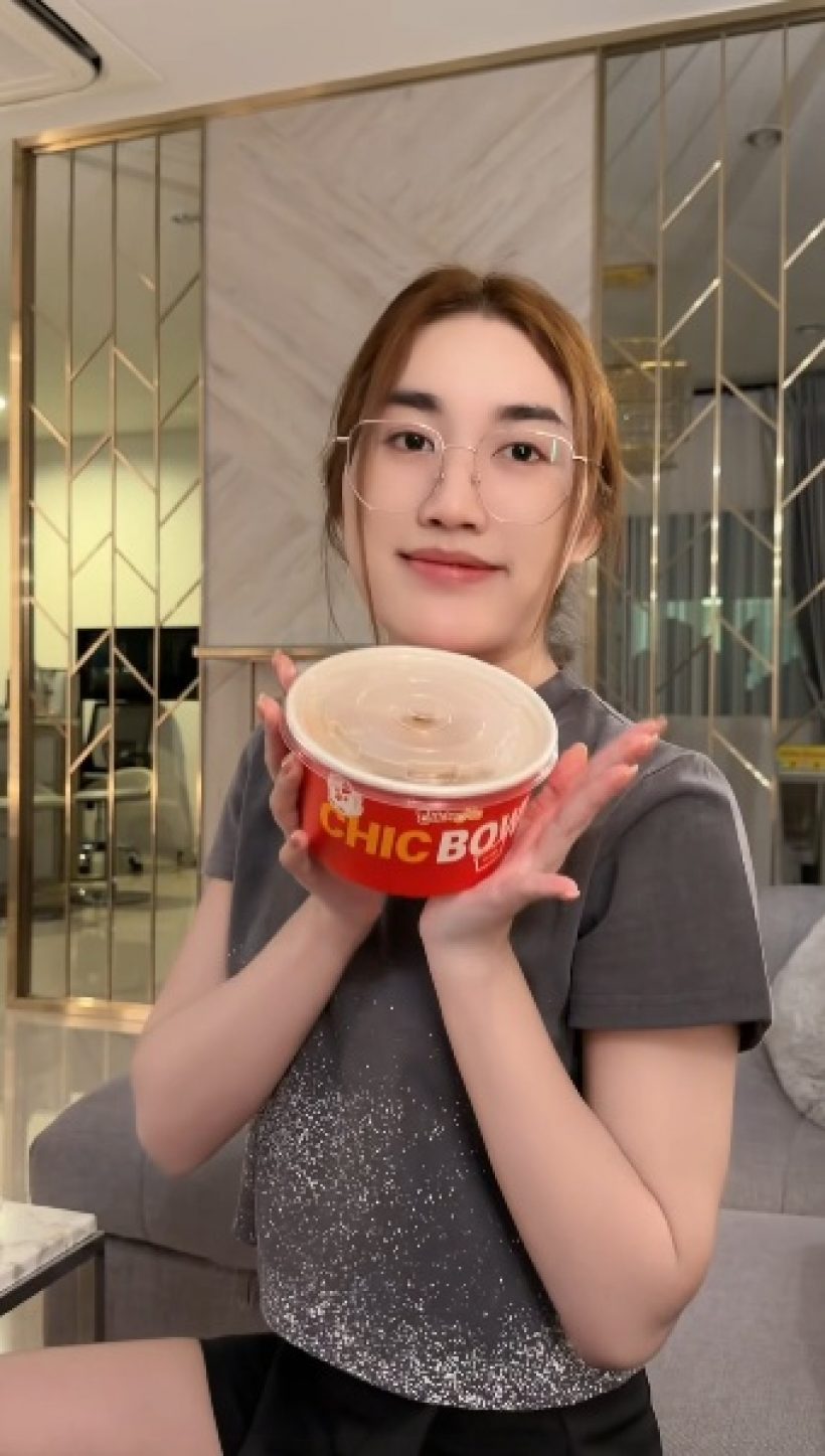 บิ๊ก ธิติวุฒิ หายเหนื่อย! สาวสวยเตรียมของกินให้เพียบ หลังเลิกงาน