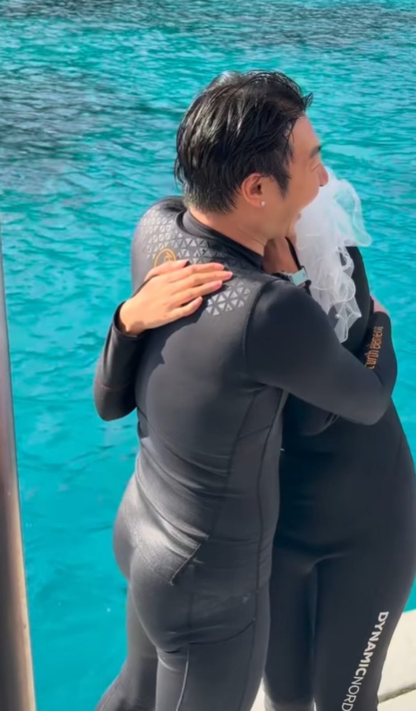 แซ่ซ้องยินดี นางเอกดัง ถูกเซอร์ไพรส์ขอแต่งงานใต้น้ำ