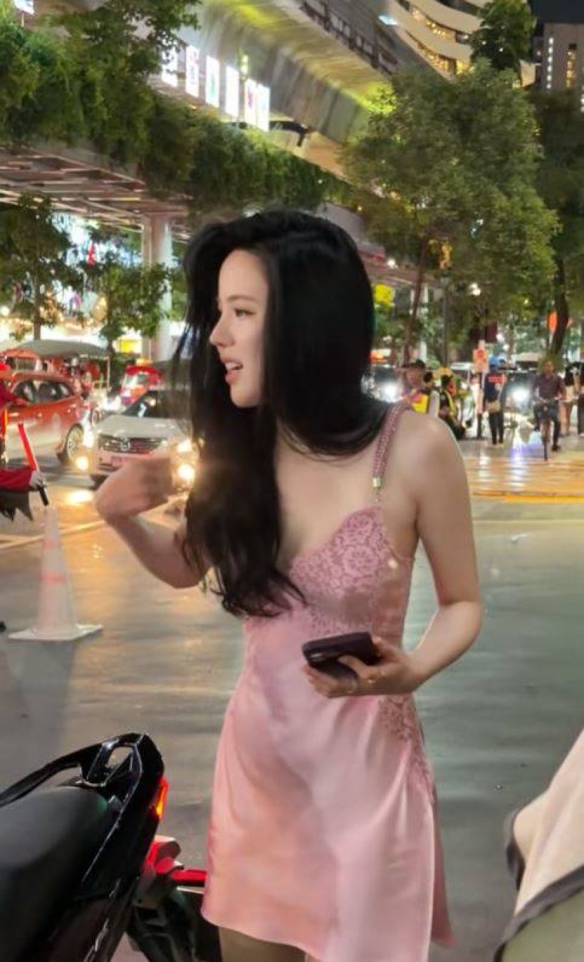 เจนิส เปิดความรู้สึก หลังเห็นภาพผู้ชายแห่รุมดมเบาะมอ'ไซค์