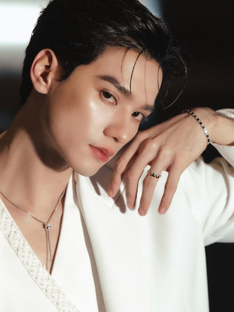 ยอมรับว่าปังจริง! พระเอกคนนี้ รางวัลใหญ่ ดาวรุ่งชายเเห่งปี