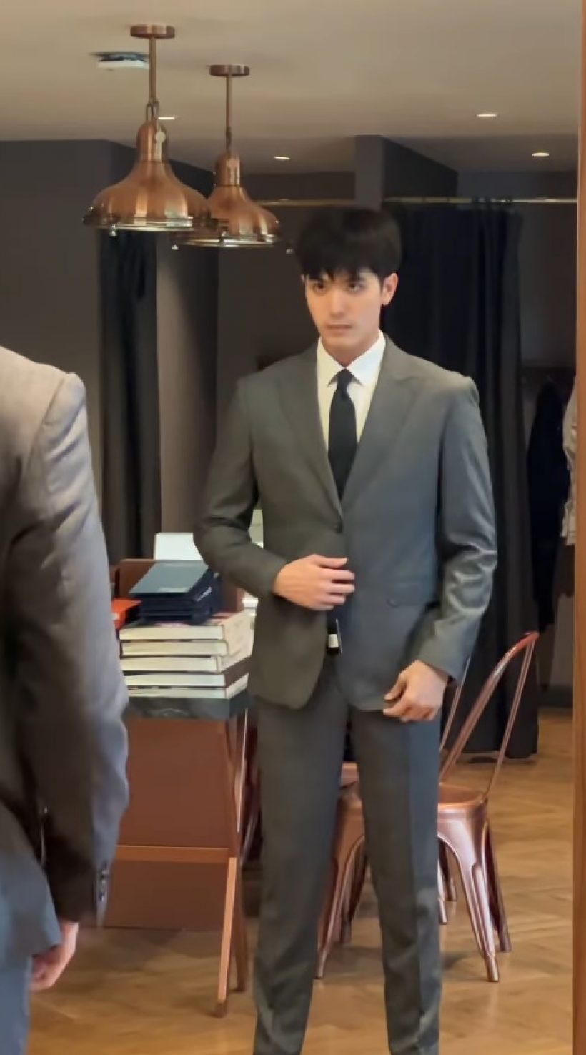 กรี๊ดทั้งห้องเรียน! ดาราหนุ่มดัง ผันตัวเป็นอาจารย์สอน ม.ดัง