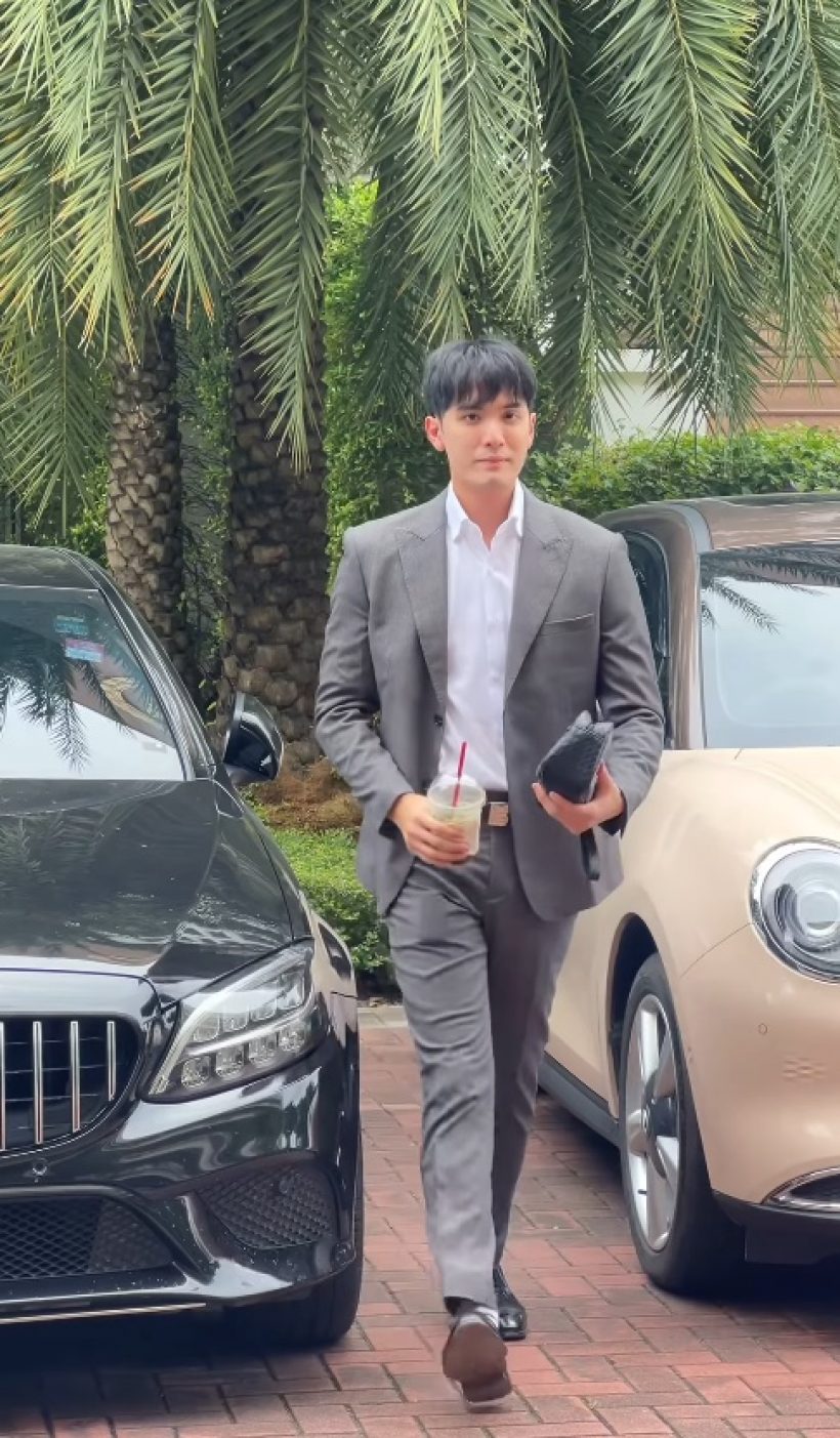 กรี๊ดทั้งห้องเรียน! ดาราหนุ่มดัง ผันตัวเป็นอาจารย์สอน ม.ดัง