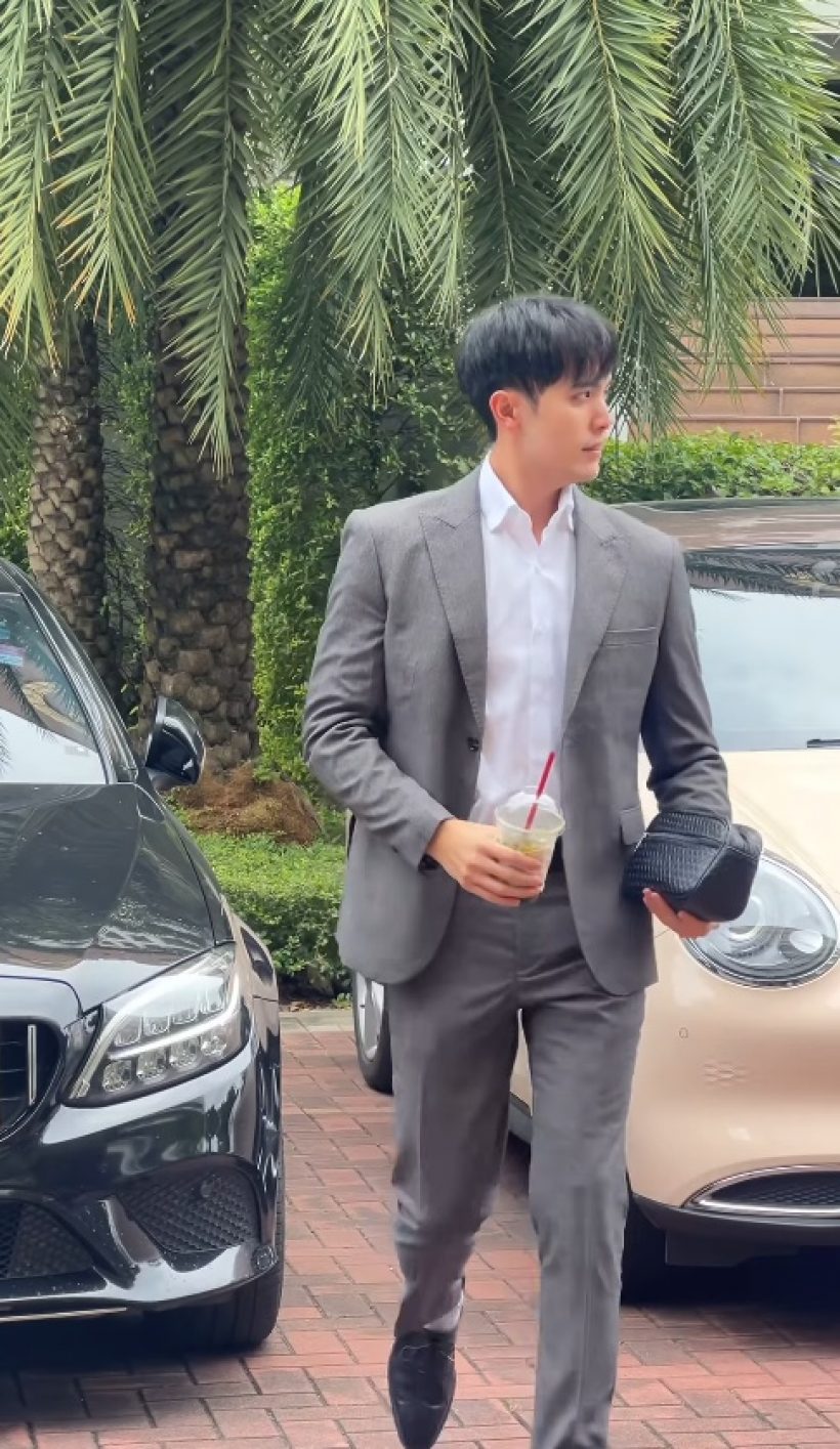 กรี๊ดทั้งห้องเรียน! ดาราหนุ่มดัง ผันตัวเป็นอาจารย์สอน ม.ดัง