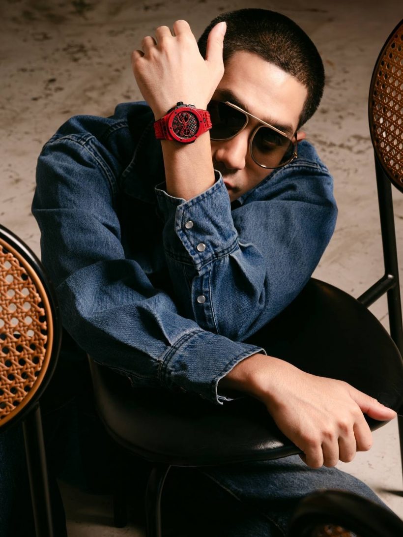 อุ๊ย!!...โต้งทูพี กับสาวคนใหม่? ภาพเข่าชนเข่ามันฟ้อง!