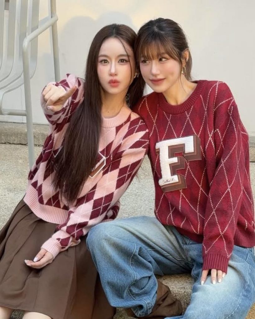 อุ๊ย?! หน่อง ธนา ป๊ะกับ ฟาง กลางสนามบิน ชาวเน็ตแห่ซูม...สายตาคู่นี้มันมีอะไร!