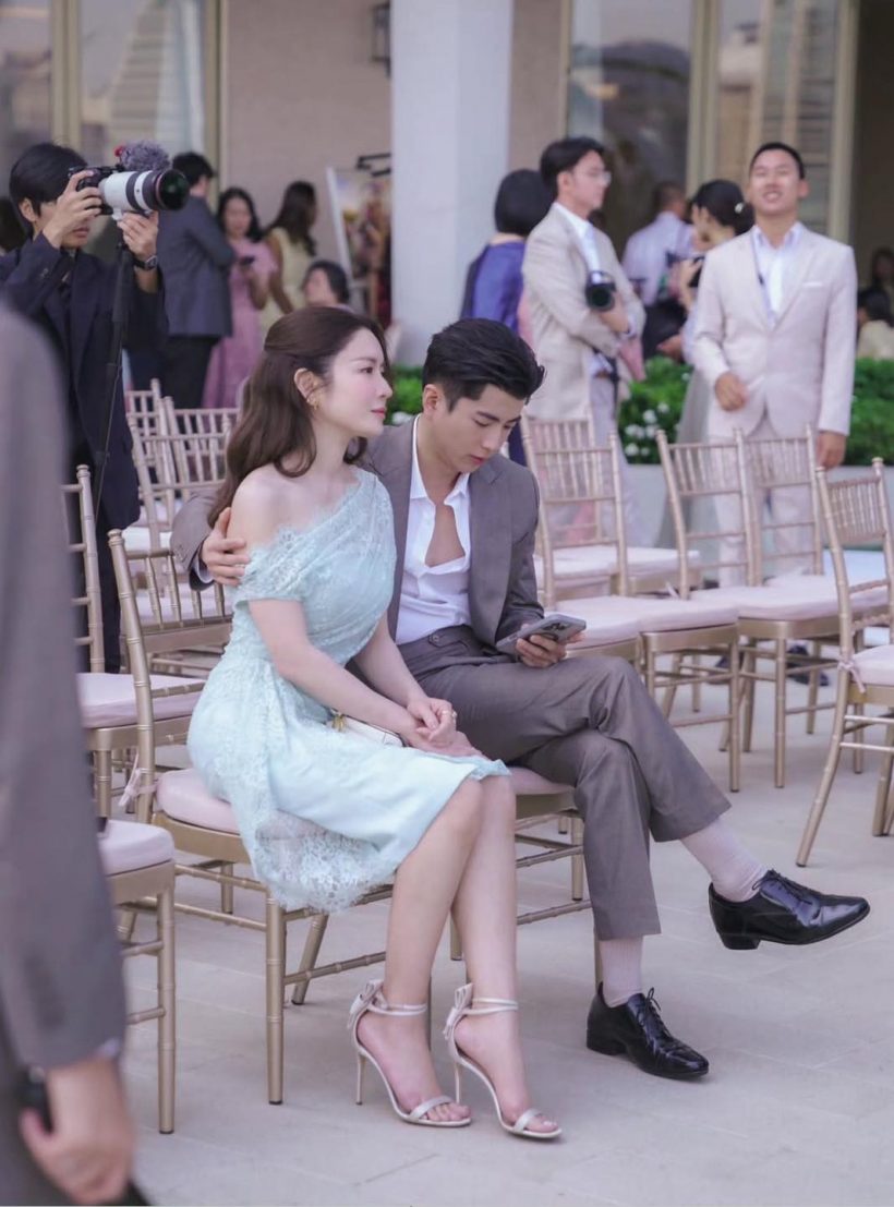 เกินปุยมุ้ย! ท่านั่งคนมีแฟน นนกุลโอบแอฟเบาๆ แต่หวานตะโกน