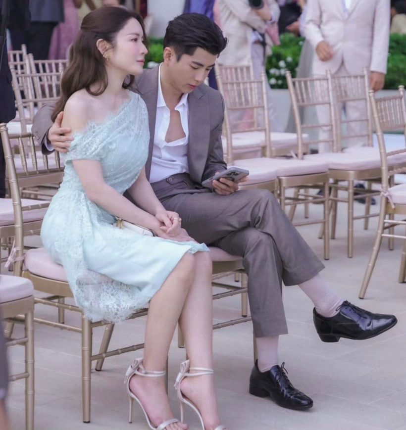 เกินปุยมุ้ย! ท่านั่งคนมีแฟน นนกุลโอบแอฟเบาๆ แต่หวานตะโกน