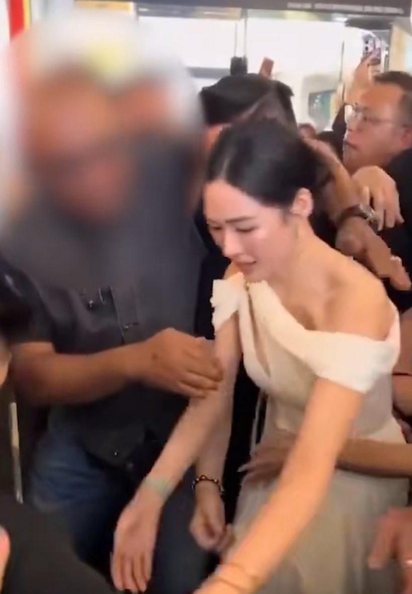 ช็อตนี้เดือด! การ์ดประชิดตัว หลิงหลิง จนแฟนคลับไม่โอเค