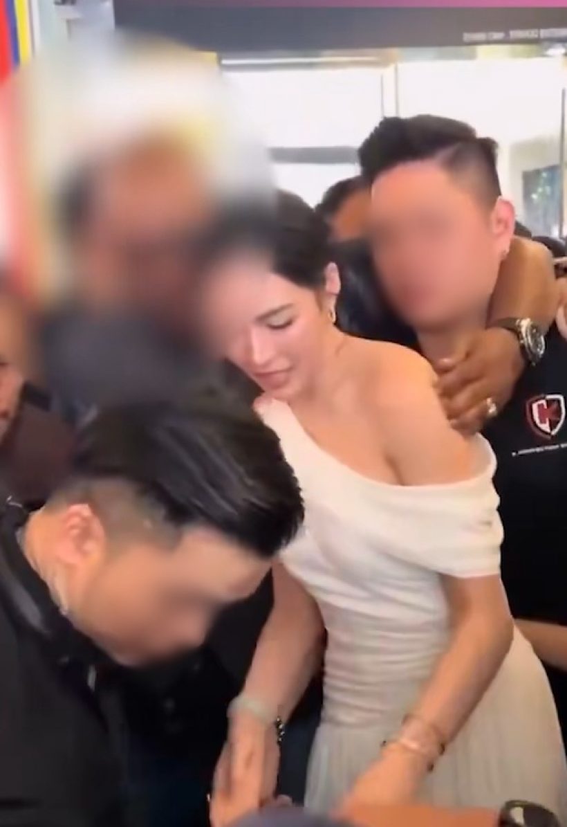 ช็อตนี้เดือด! การ์ดประชิดตัว หลิงหลิง จนแฟนคลับไม่โอเค