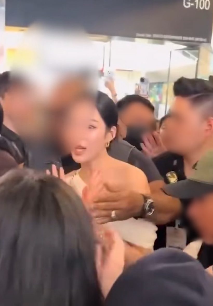 ช็อตนี้เดือด! การ์ดประชิดตัว หลิงหลิง จนแฟนคลับไม่โอเค