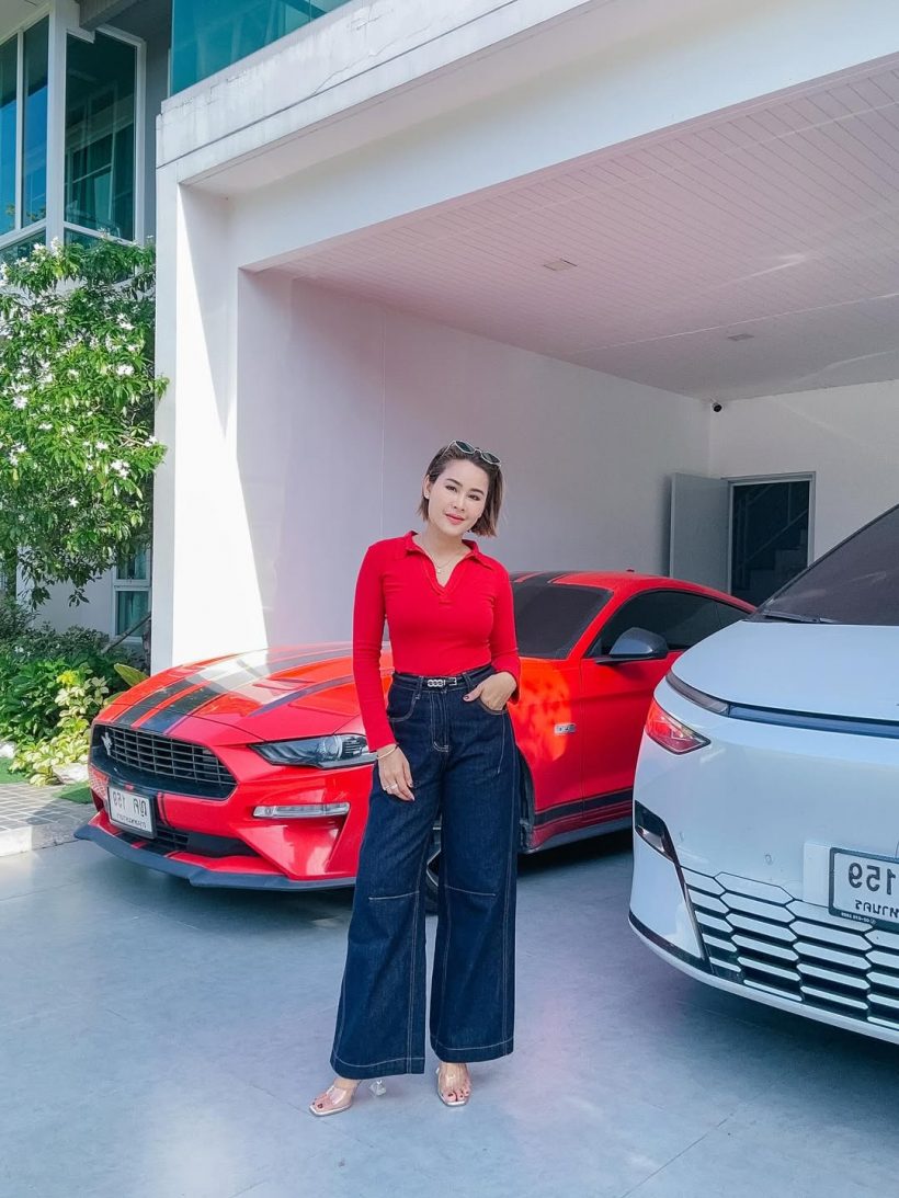 งานเข้าเต็มๆ! ชาวเน็ตวิจารณ์ดาราสาว ไม่ปลื้มเพราะลืมตัว