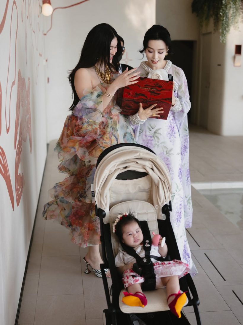 ช็อตหายาก! ออน สมฤทัย กระทบไหล่ตัวแม่ ฟานปิงปิง