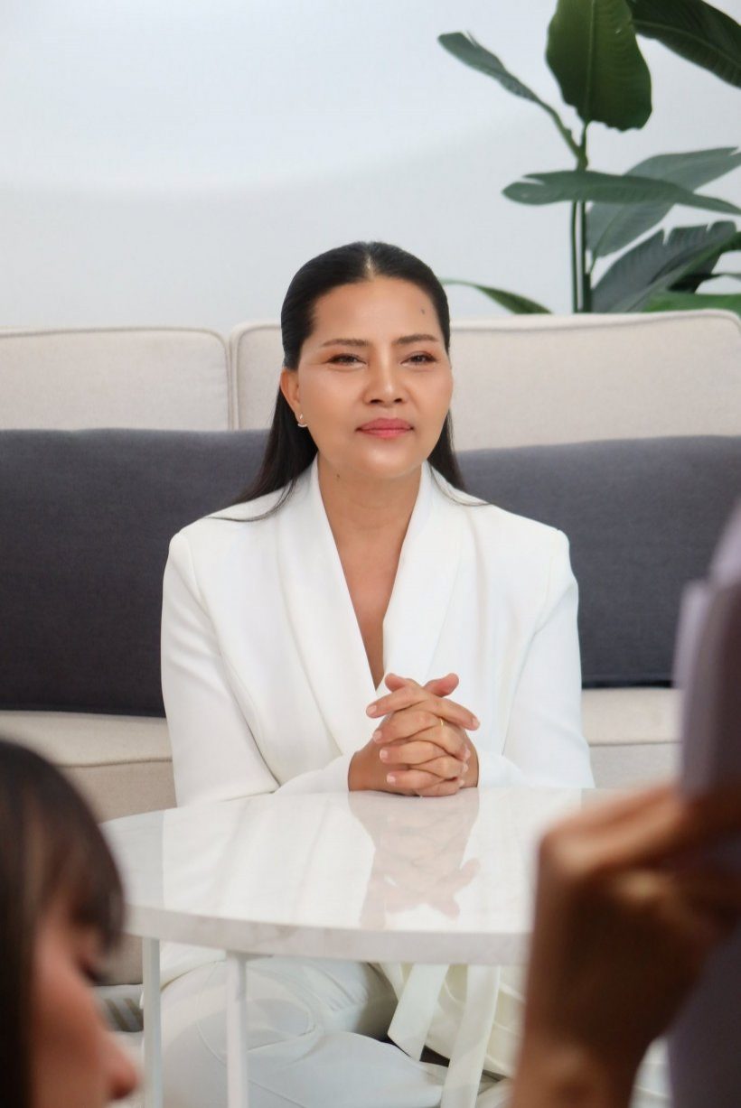 โจ มณฑานี โพสต์สวนกลับ สุนารี ปมเศรษฐกิจบ้านเมือง