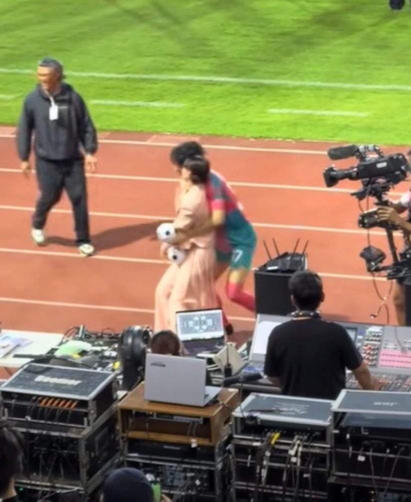 แอน ทองประสม พูดตรงๆโดนบอลอัด ทรุดลง เจ็บตรงไหน?