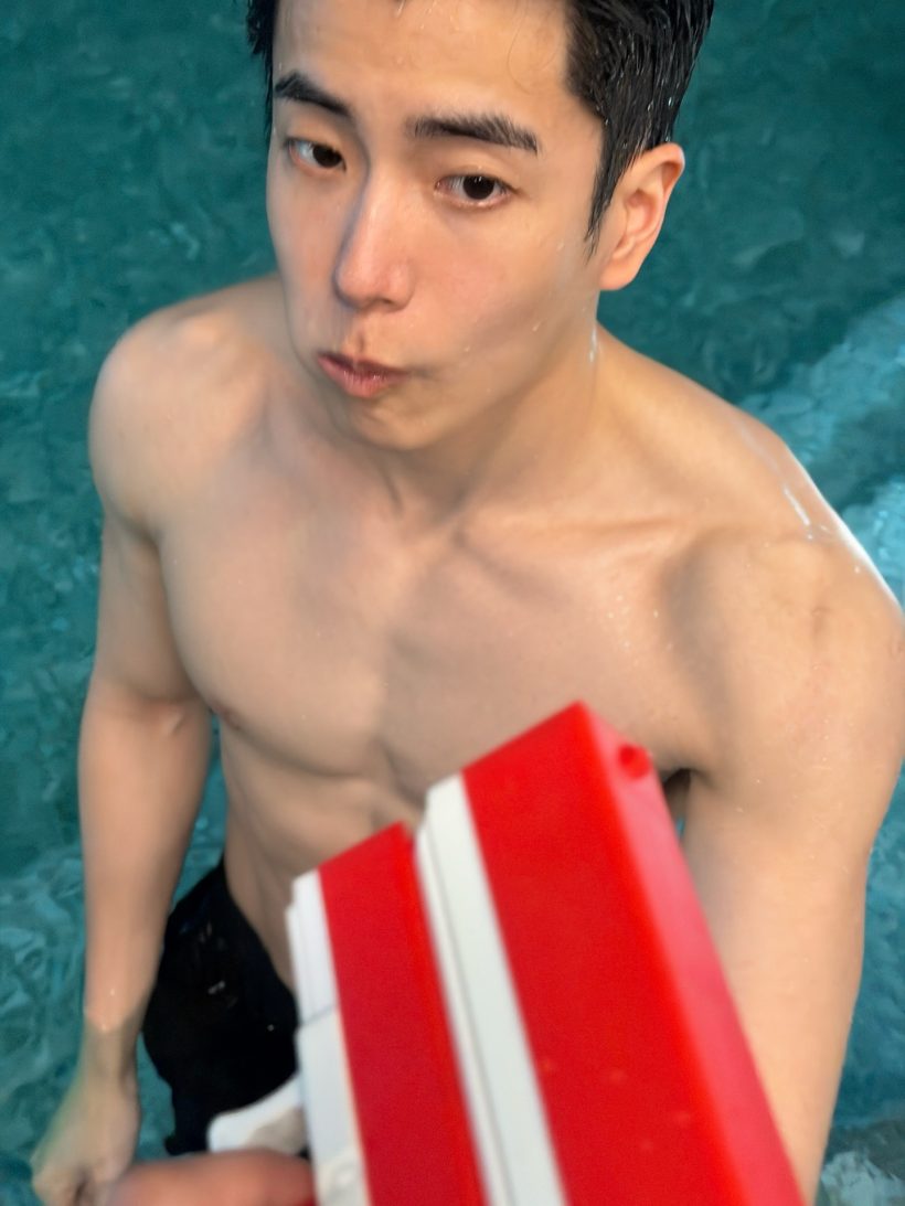 กาง พรบ. ด่วน! แอฟโผล่เมนต์นนกุลหลังโชว์ซิกแพคถอดเสื้อลงสระ