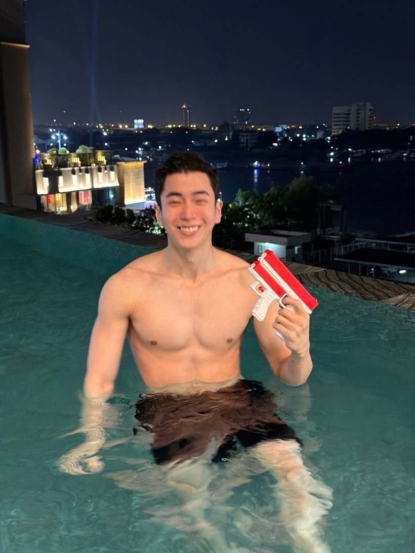 กาง พรบ. ด่วน! แอฟโผล่เมนต์นนกุลหลังโชว์ซิกแพคถอดเสื้อลงสระ