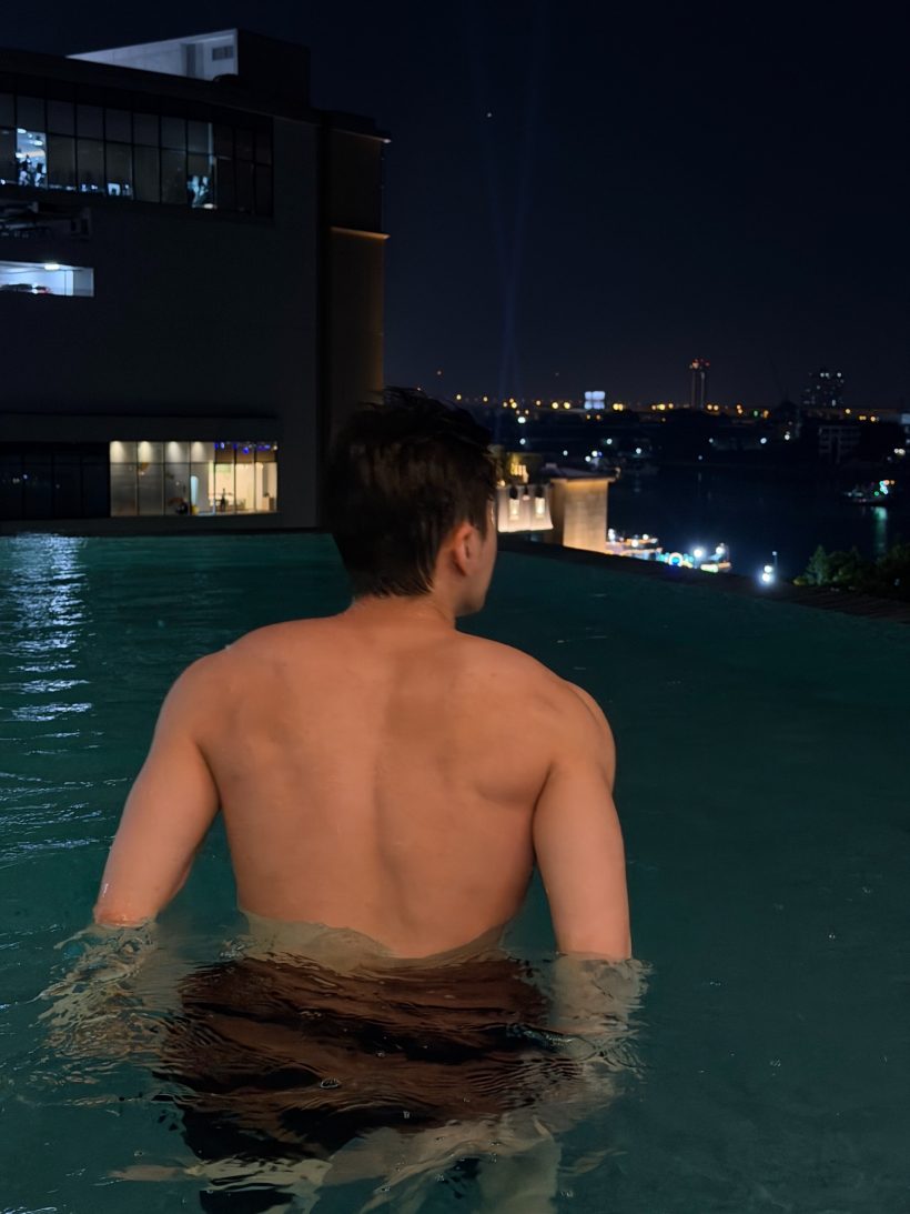 กาง พรบ. ด่วน! แอฟโผล่เมนต์นนกุลหลังโชว์ซิกแพคถอดเสื้อลงสระ