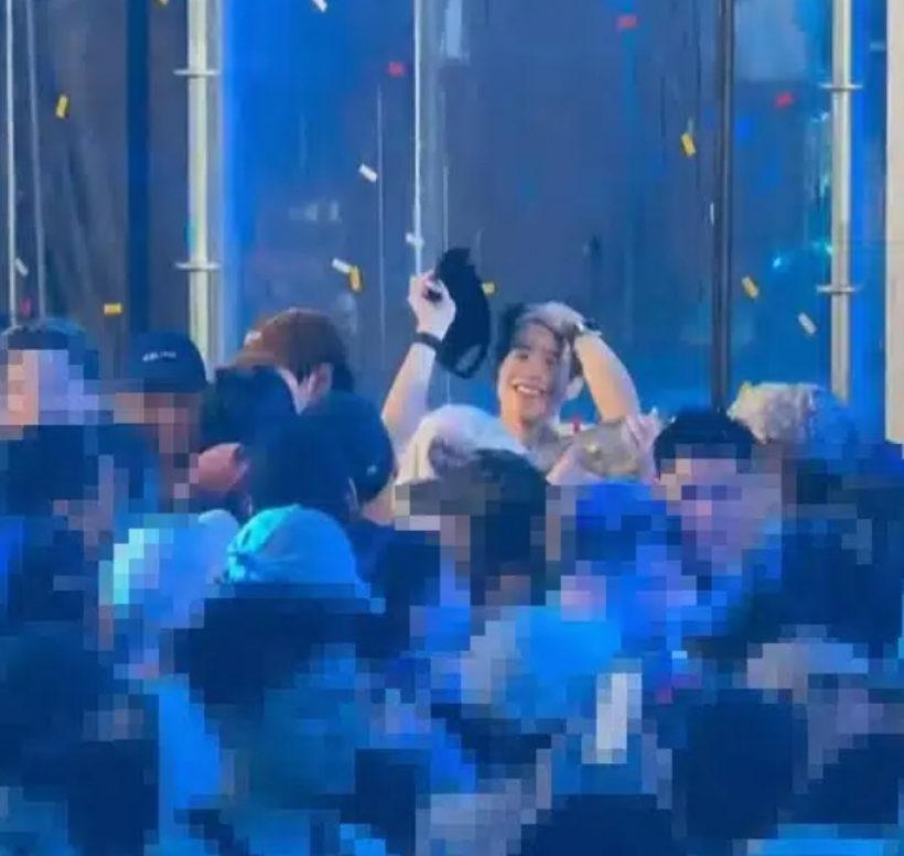 ฟิล์มเปิดใจช็อตจูบกลางสงกรานต์ สถานะแฟนมั้ย?