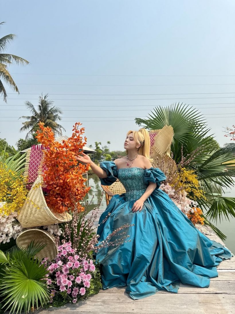 รอเปิดตัว! เธอคนนี้ยอมรับ ซุ่มคุยหนุ่มในเครื่องแบบจริง