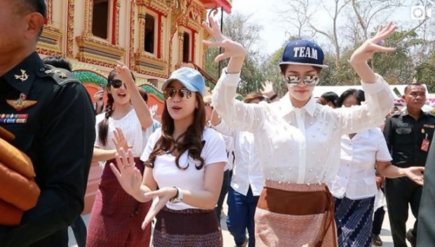  มิอาจพรางได้!! 3สาว รำหน้านาค พอเข้าไปดูใกล้ๆ โอ้โห นางเอกตัวท๊อปทั้งนั้นเลย!! 