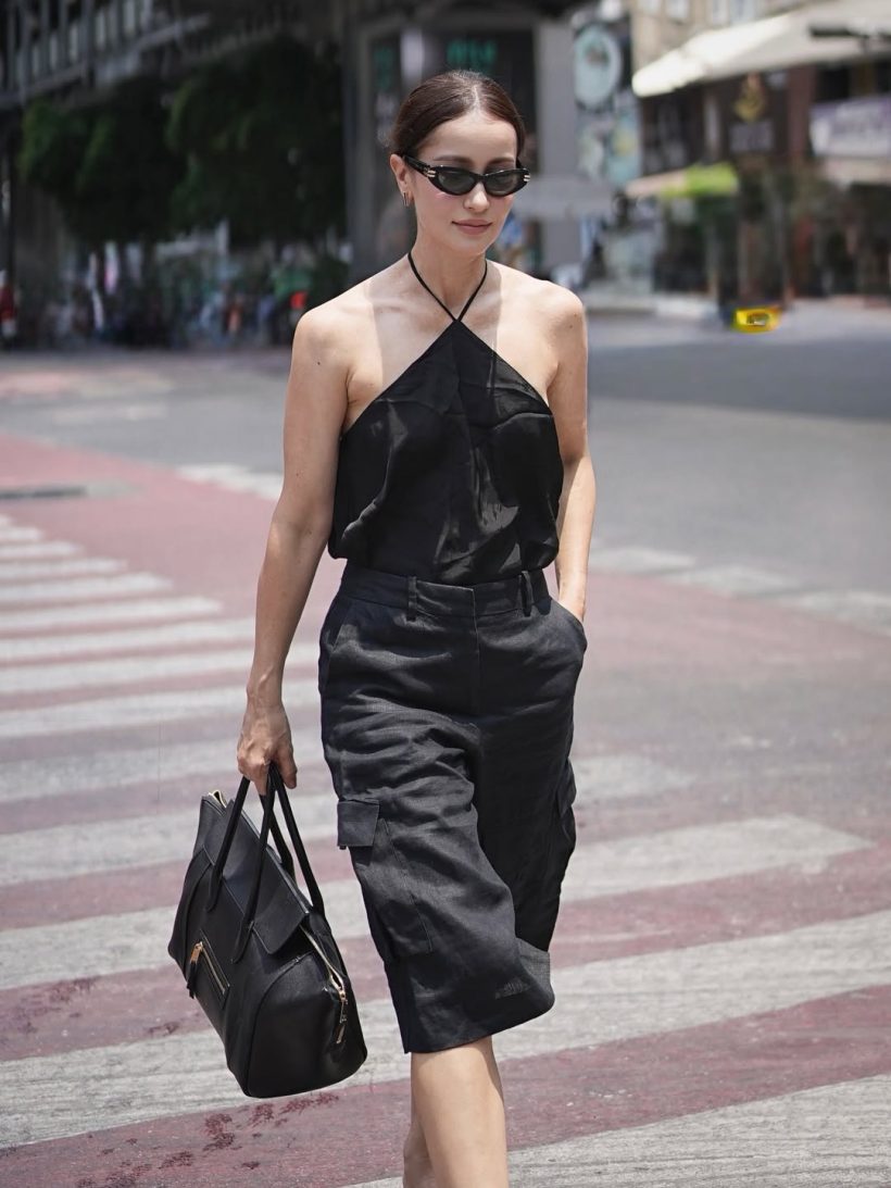 ดาราสาวดัง เดินฝ่าแดดไปซื้อมะม่วง แต่ทำคนมองทั้งถนน