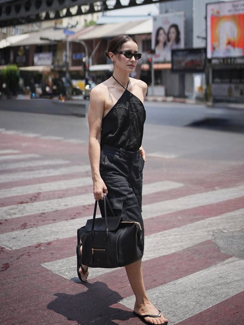 ดาราสาวดัง เดินฝ่าแดดไปซื้อมะม่วง แต่ทำคนมองทั้งถนน