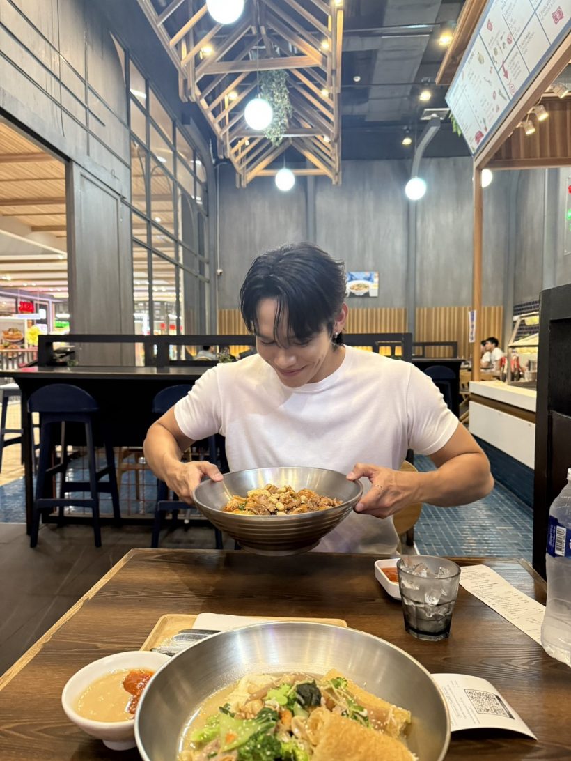 แฟนกันปะเนี่ย?! คู่จิ้นซีรีส์ดัง เสิร์ฟช็อตเดินห้างมุ้งมิ้ง