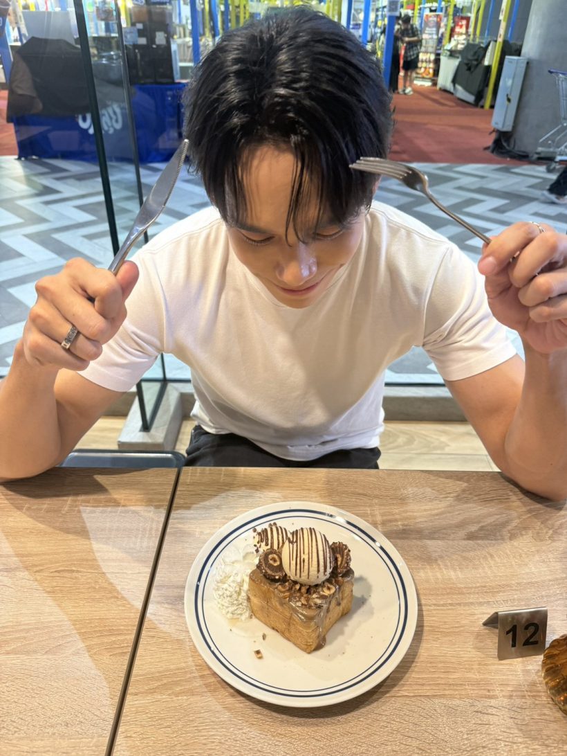 แฟนกันปะเนี่ย?! คู่จิ้นซีรีส์ดัง เสิร์ฟช็อตเดินห้างมุ้งมิ้ง
