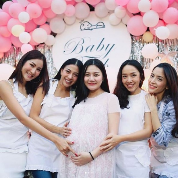 “เอ็ม บุษราคัม” ยกแก๊งเพื่อน จัดปาร์ตี้ Baby shower ต้อนรับลูกสาว!!