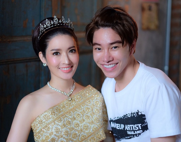 แอฟ ทักษอร ถ่ายแบบชุดไทยเบาๆ ทั้งตัวมูลค่า 50 ล้านบาท! แถมตกทอดมาจากเจ้า