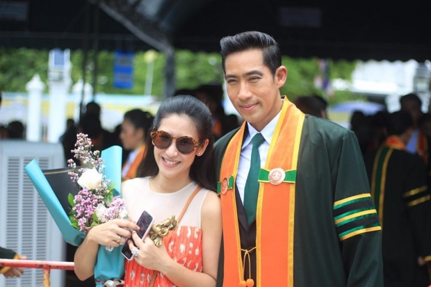 ป๊อก ปิยธิดา สุดยินดี ตั๊ก รับปริญญา มีชอตจูบขมับหวานใจละลาย